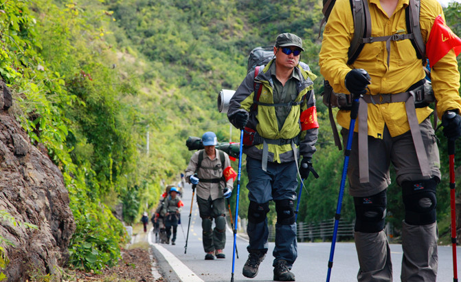 龍騰萬里天地驚 遁甲神驢放豪情